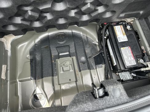 Used 2017 Dodge Challenger SXT RWD image 28