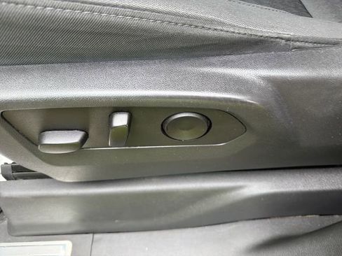 Used 2024 Chevrolet Silverado 1500 LT image 16