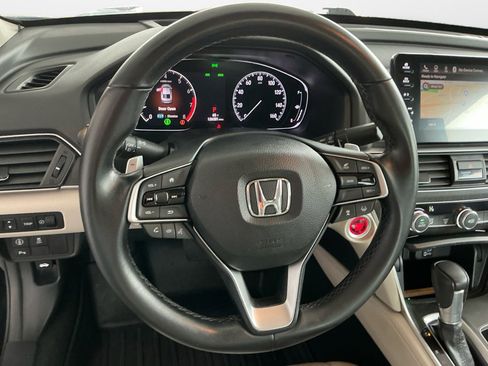 Used 2018 Honda Accord Touring image 13