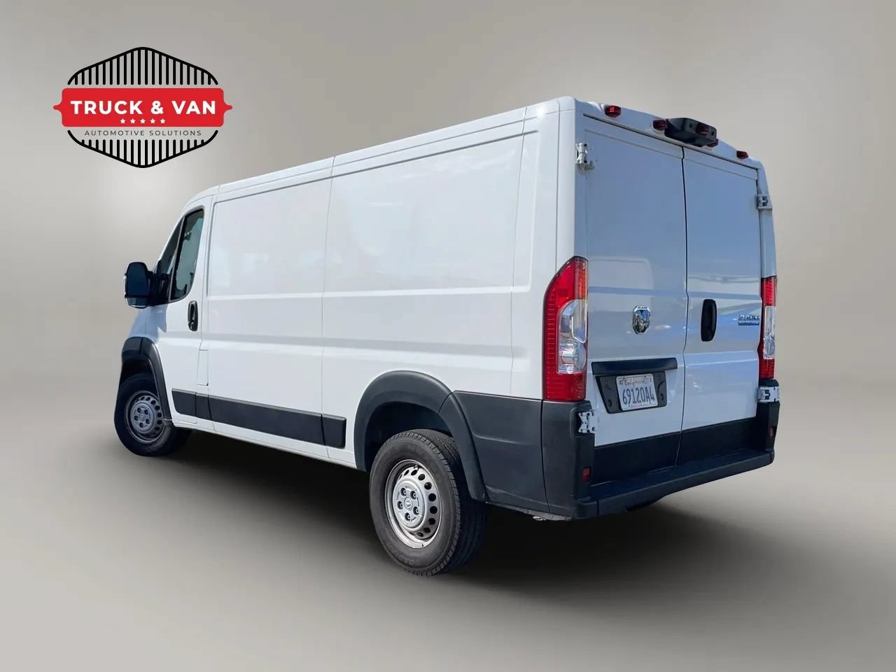 Used 2025 RAM ProMaster 2500 w/ Convenience Group FWD image 4