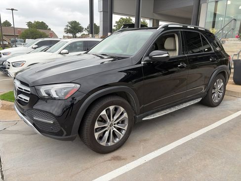 Used 2021 Mercedes-Benz GLE 450 4MATIC image 3