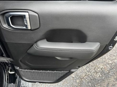 Certified 2023 Jeep Wrangler Unlimited Sahara w/ Cold Weather Group image 15