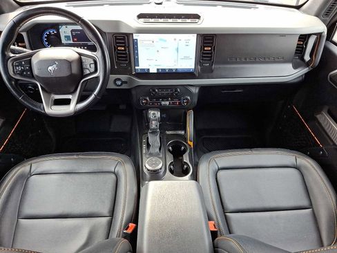 Used 2023 Ford Bronco Badlands image 11