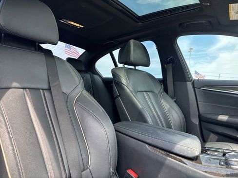 Used 2019 BMW 530i w/ Premium Package RWD image 32
