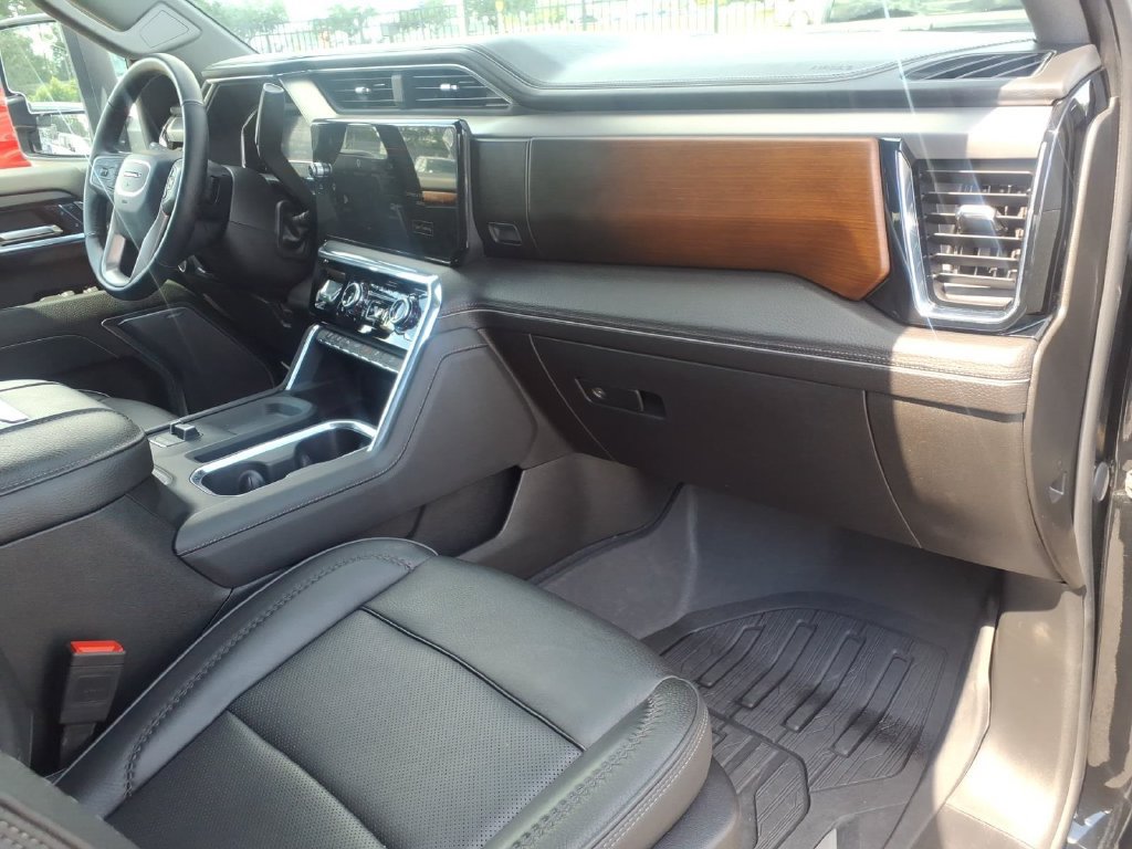 Used 2025 GMC Sierra 2500 Denali w/ Max Trailering Package AWD/4WD image 11