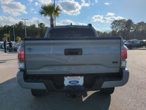 Used 2021 Toyota Tacoma TRD Sport image 5