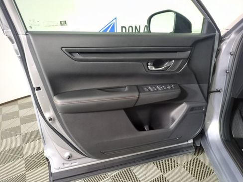 Used 2025 Honda CR-V Sport image 10