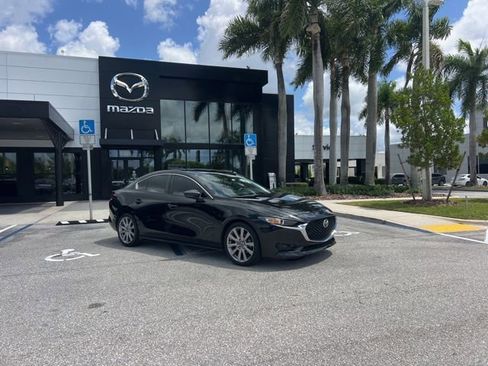 Used 2020 MAZDA MAZDA3 Sedan w/ Select Package FWD image 2