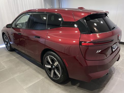 Used 2026 BMW iX xDrive45 w/ Premium Package AWD/4WD image 4