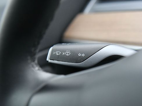 Used 2021 Tesla Model 3 Standard Range Plus image 31