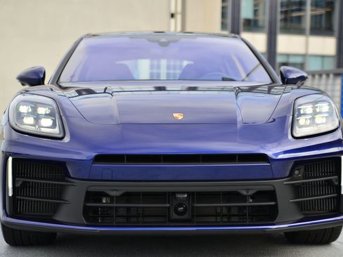 Certified 2024 Porsche Panamera 4 image 6