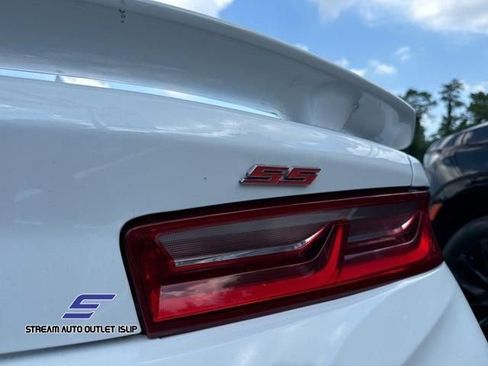 Used 2018 Chevrolet Camaro SS image 8