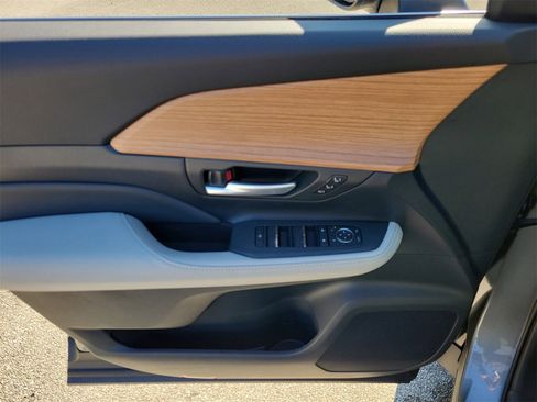 New 2026 Toyota Grand Highlander Limited image 14