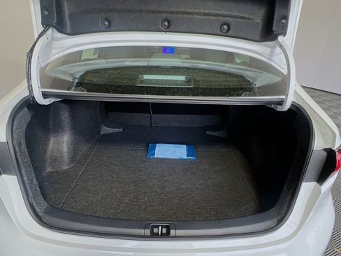 Used 2025 Toyota Corolla LE FWD image 32