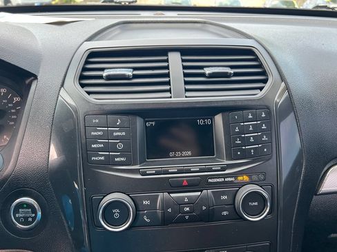 Used 2019 Ford Explorer XLT AWD/4WD image 34