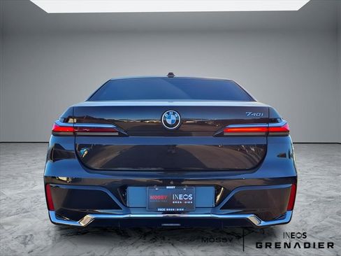 Used 2024 BMW 740i image 6