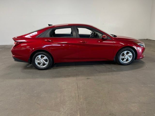 Used 2023 Hyundai Elantra SE FWD image 2
