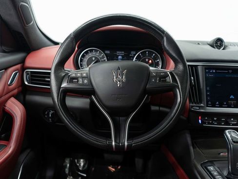 Used 2022 Maserati Levante GT AWD/4WD image 16