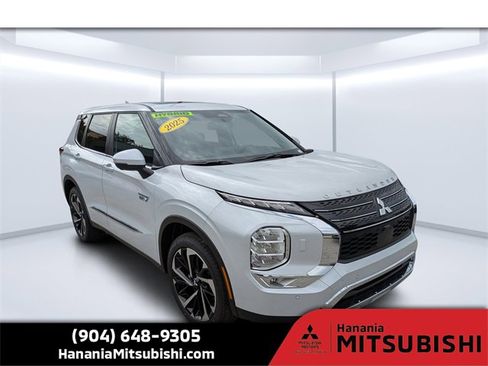 New 2025 Mitsubishi Outlander SE image 1