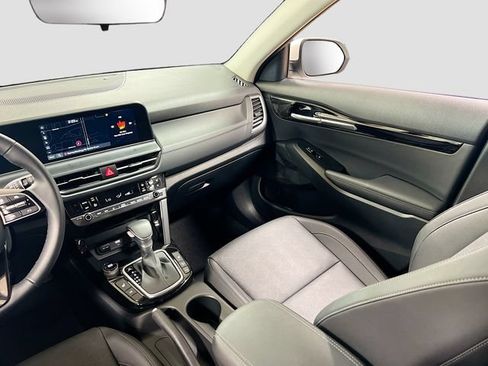 Certified 2025 Kia Seltos EX FWD image 22