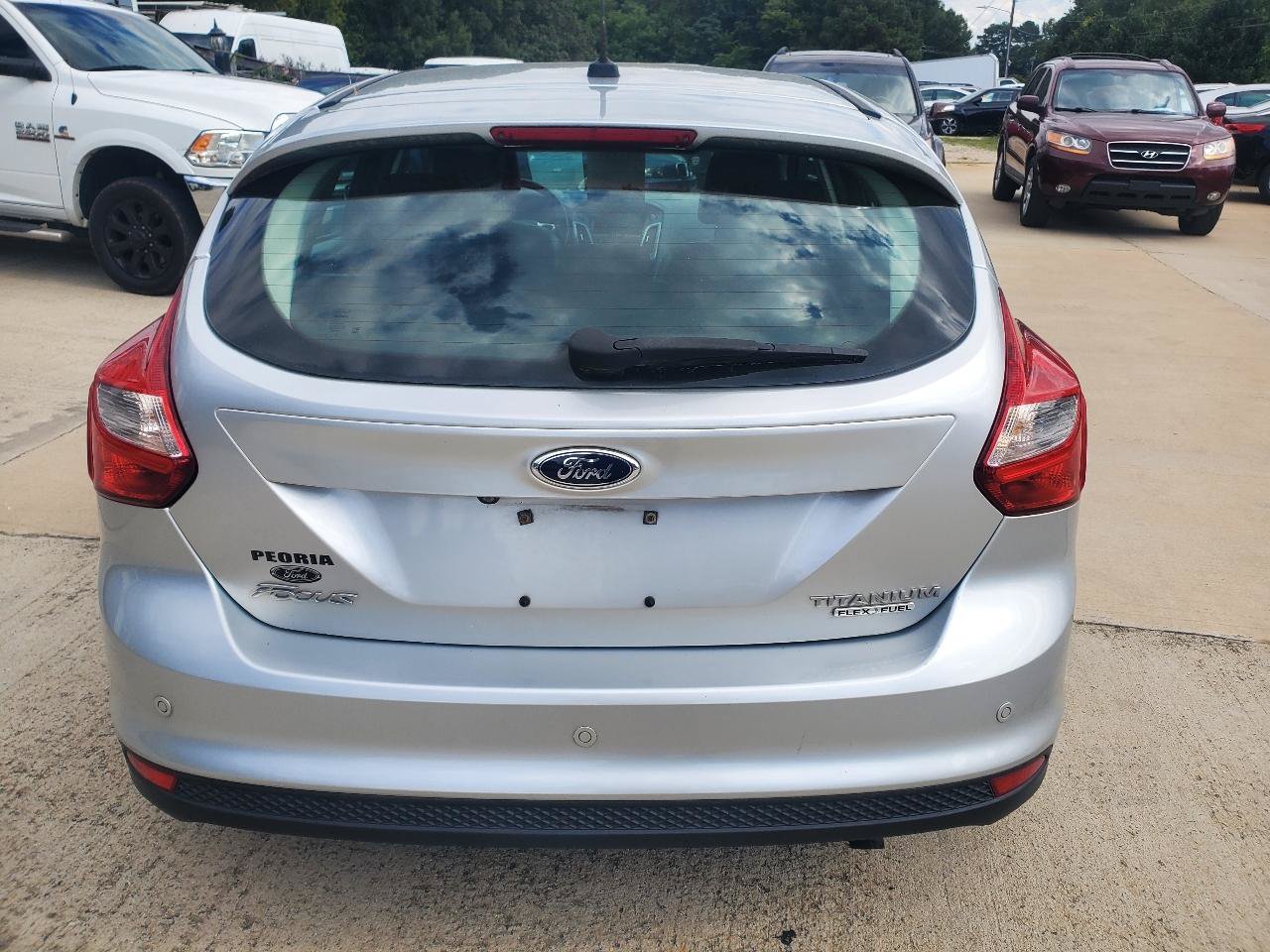 Used 2014 Ford Focus Titanium FWD image 10
