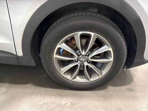 Used 2017 Hyundai Santa Fe SE AWD/4WD image 17