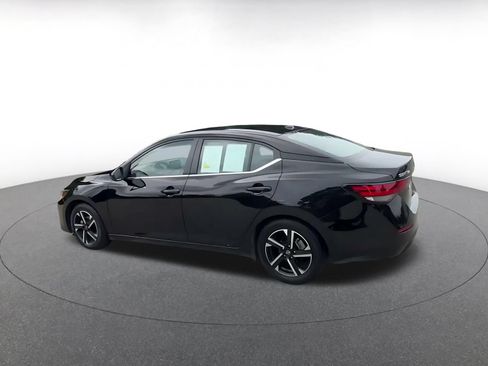 Used 2025 Nissan Sentra SV FWD image 9