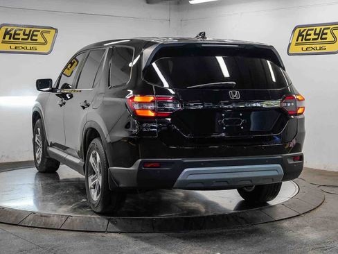 Used 2025 Honda Pilot EX-L image 2