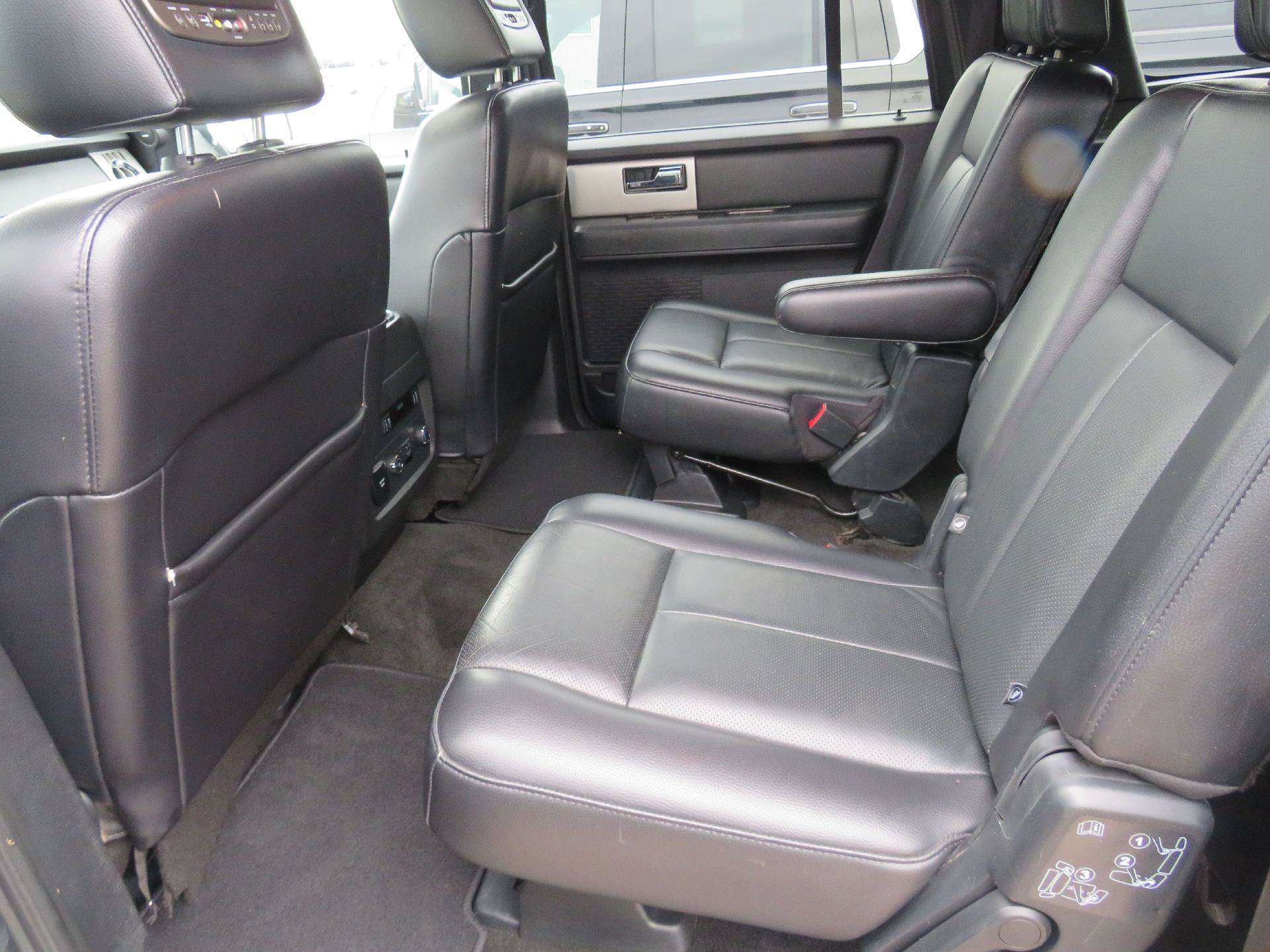 Used 2017 Ford Expedition EL Limited w/ Equipment Group 301A AWD/4WD image 9