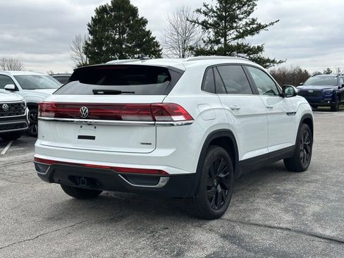 Used 2025 Volkswagen Atlas Cross Sport SE image 7