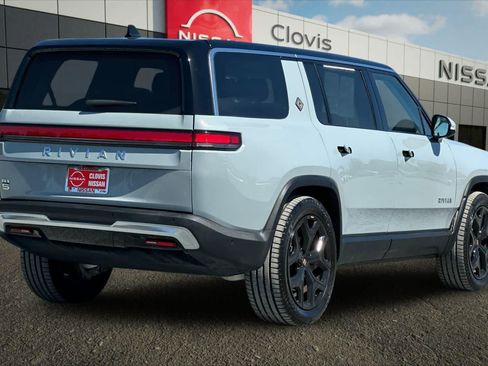 Used 2023 Rivian R1S Adventure AWD/4WD image 3