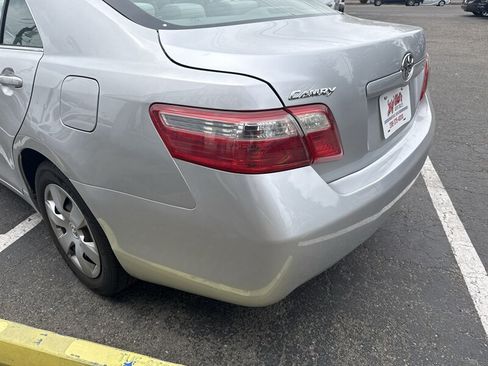 Used 2009 Toyota Camry LE FWD image 7