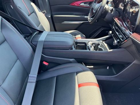 New 2026 Chevrolet Traverse RS w/ LPO, Floor Liner Package AWD/4WD image 7
