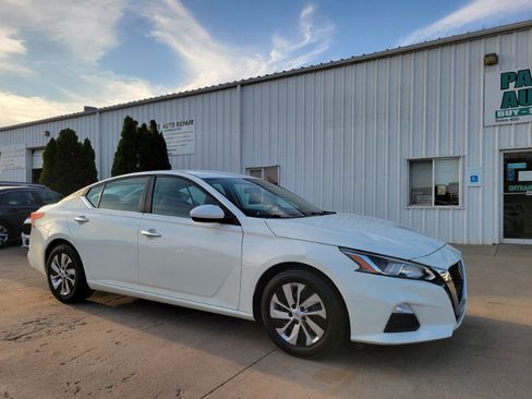 Used 2020 Nissan Altima 2.5 S FWD image 1