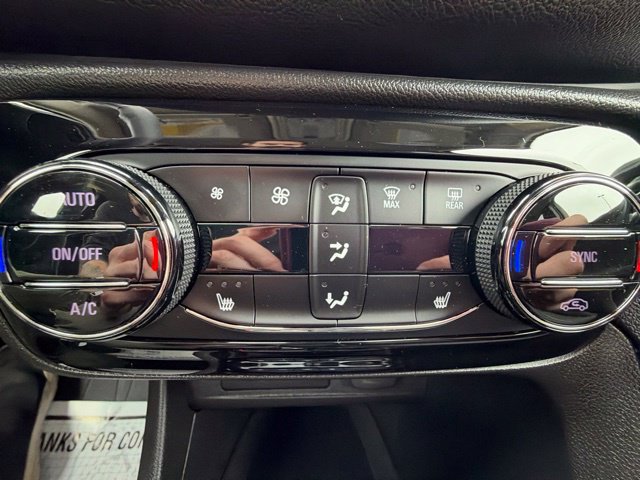 Used 2022 Buick Encore GX Select AWD/4WD image 16