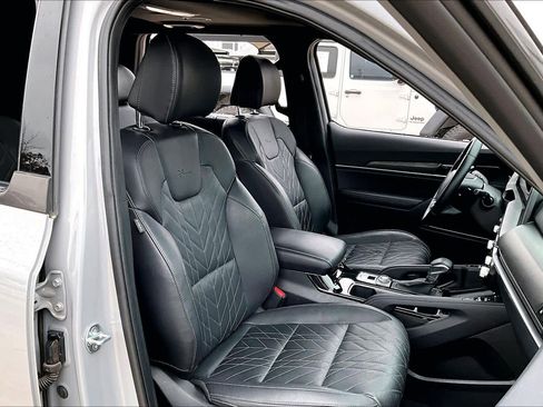 Used 2024 Kia Telluride EX X-Line image 3