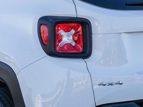 Used 2023 Jeep Renegade Latitude AWD/4WD image 7