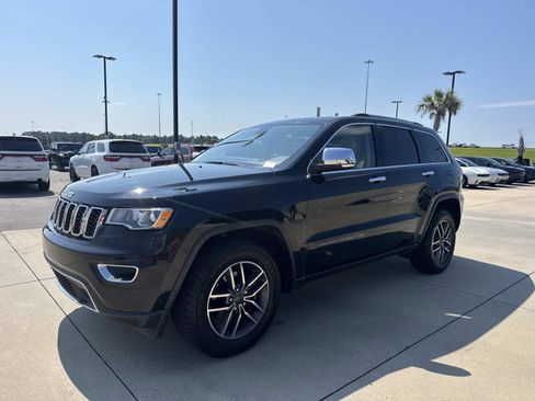Used 2020 Jeep Grand Cherokee Limited w/ Luxury Group II RWD image 3