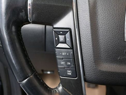 Used 2015 Lincoln Navigator 4WD image 25