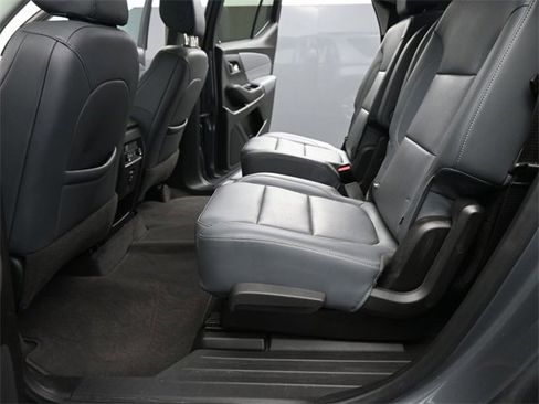 Used 2020 Chevrolet Traverse LT w/ Driver Confidence II Package image 13