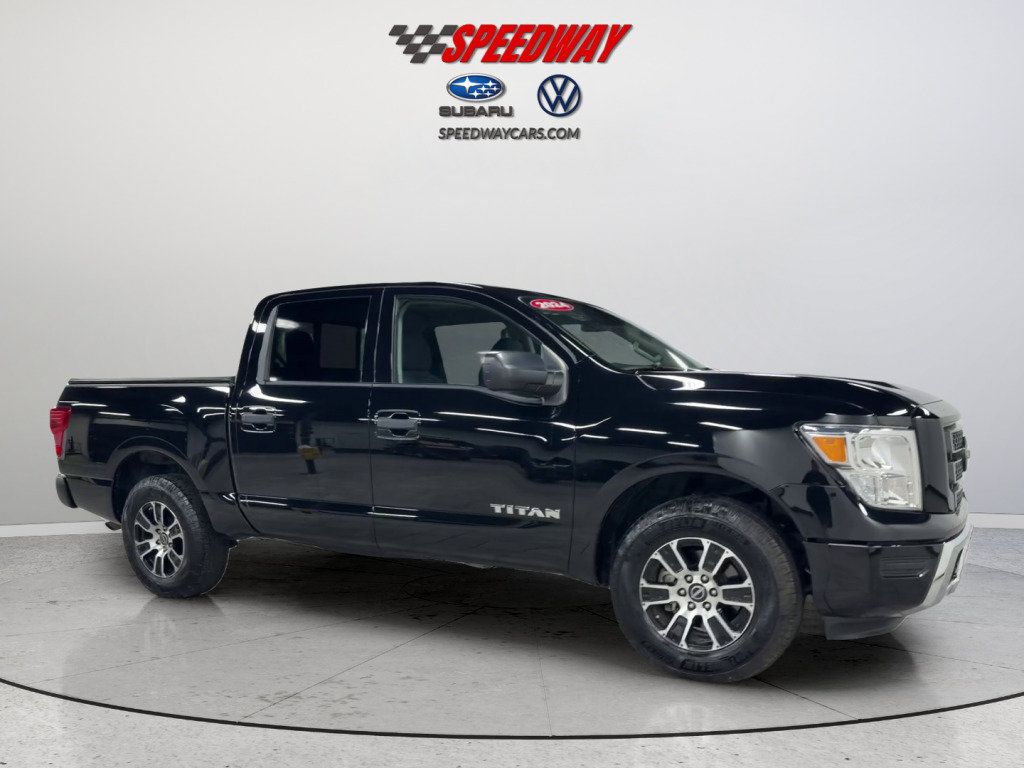 Used 2024 Nissan Titan SV AWD/4WD image 3