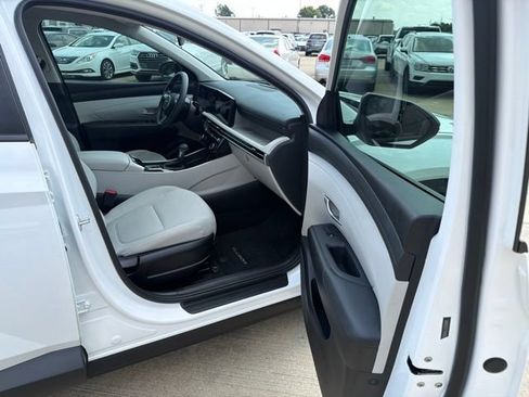 Used 2026 Hyundai Tucson SEL FWD image 23