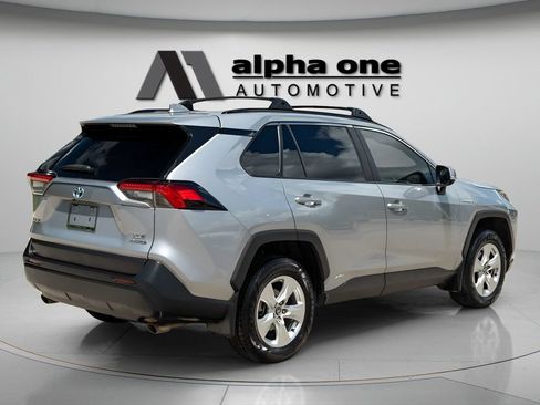 Used 2021 Toyota RAV4 XLE w/ Convenience Package AWD/4WD image 7