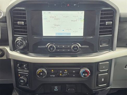 Used 2023 Ford F150 XLT w/ Trailer Tow Package image 13