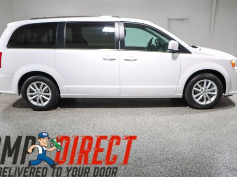 Used 2019 Dodge Grand Caravan SXT image 6