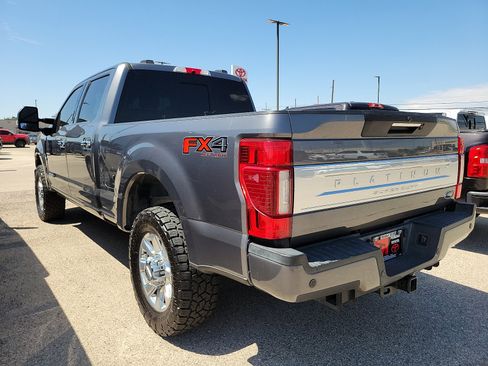Used 2021 Ford F250 Platinum AWD/4WD image 2