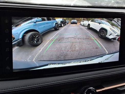 Used 2024 Nissan Ariya AWD image 15