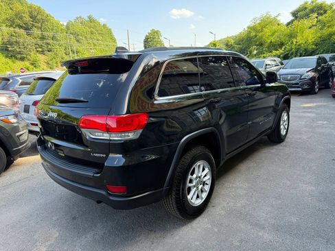 Used 2018 Jeep Grand Cherokee Laredo AWD/4WD image 5