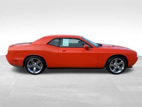 Used 2009 Dodge Challenger R/T RWD image 8