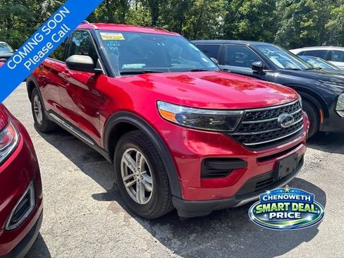 Used 2022 Ford Explorer XLT w/ Class IV Trailer Tow Package AWD/4WD image 2